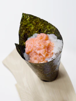 Photo of Spicy Scallop Handrolls