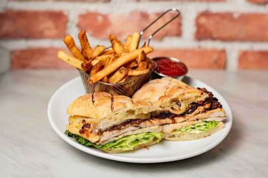 Photo of Grilled Chicken Swisswich