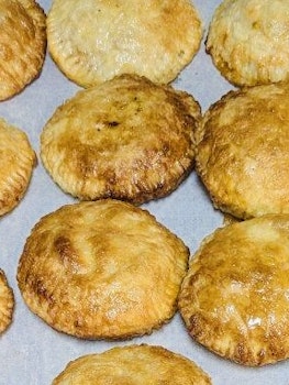 Photo of Pastry with Picadillo Ground beef | Pastelito de carne