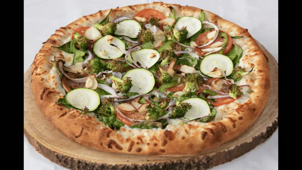 Photo of 14" Specialty California Veggie Pizza