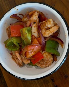 Photo of Deep Half Tray of Shrimp & Veg Y Sofrito