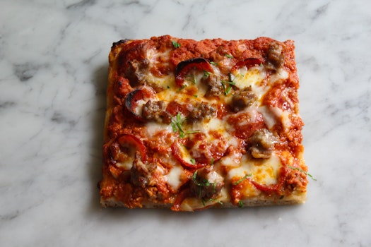 Photo of Two-Slice Box of Meat Dream