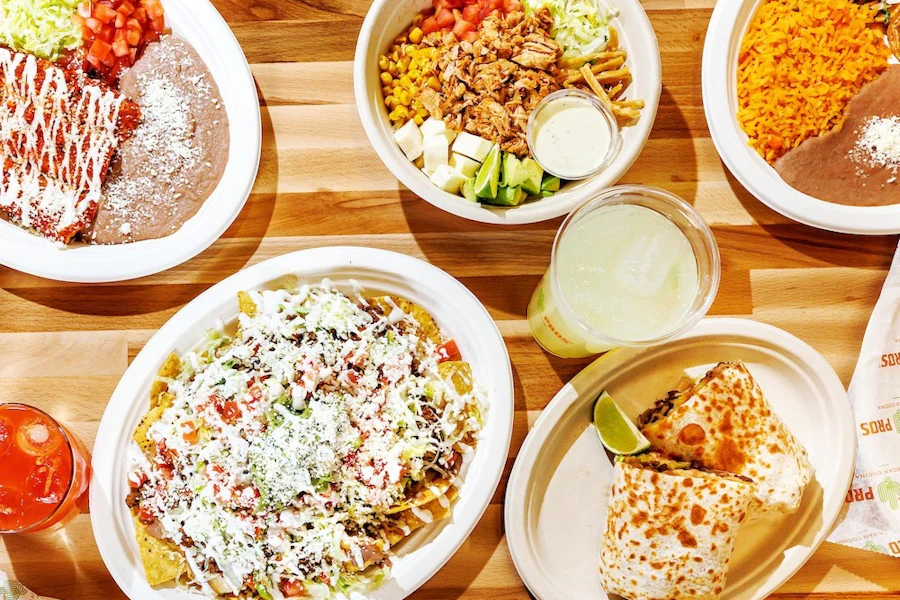 Taco Pros Mexican Cocina Edgewater Corporate Catering and Group Ordering located at 5310 N Broadway, Chicago, IL 60640, USA.