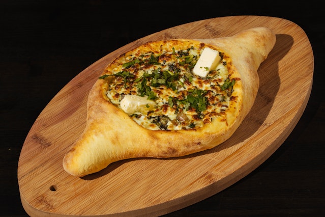 Cheeseboats & Entrees