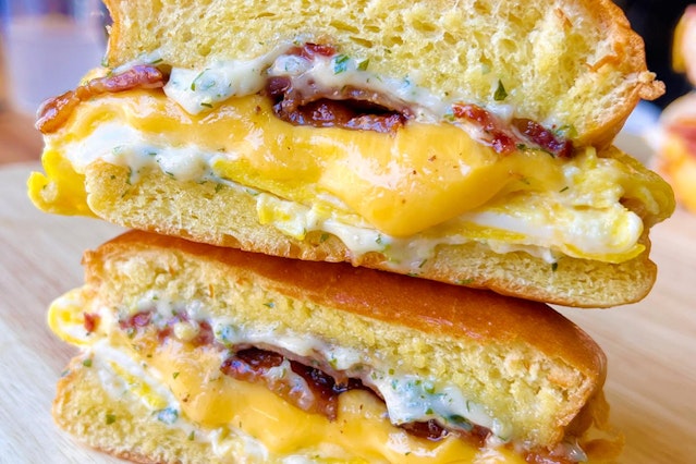 Breakfast Sandwiches & Toasts Buffet