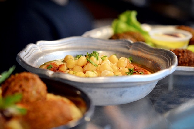 Vegetarian Mediterranean Buffet - Image 2